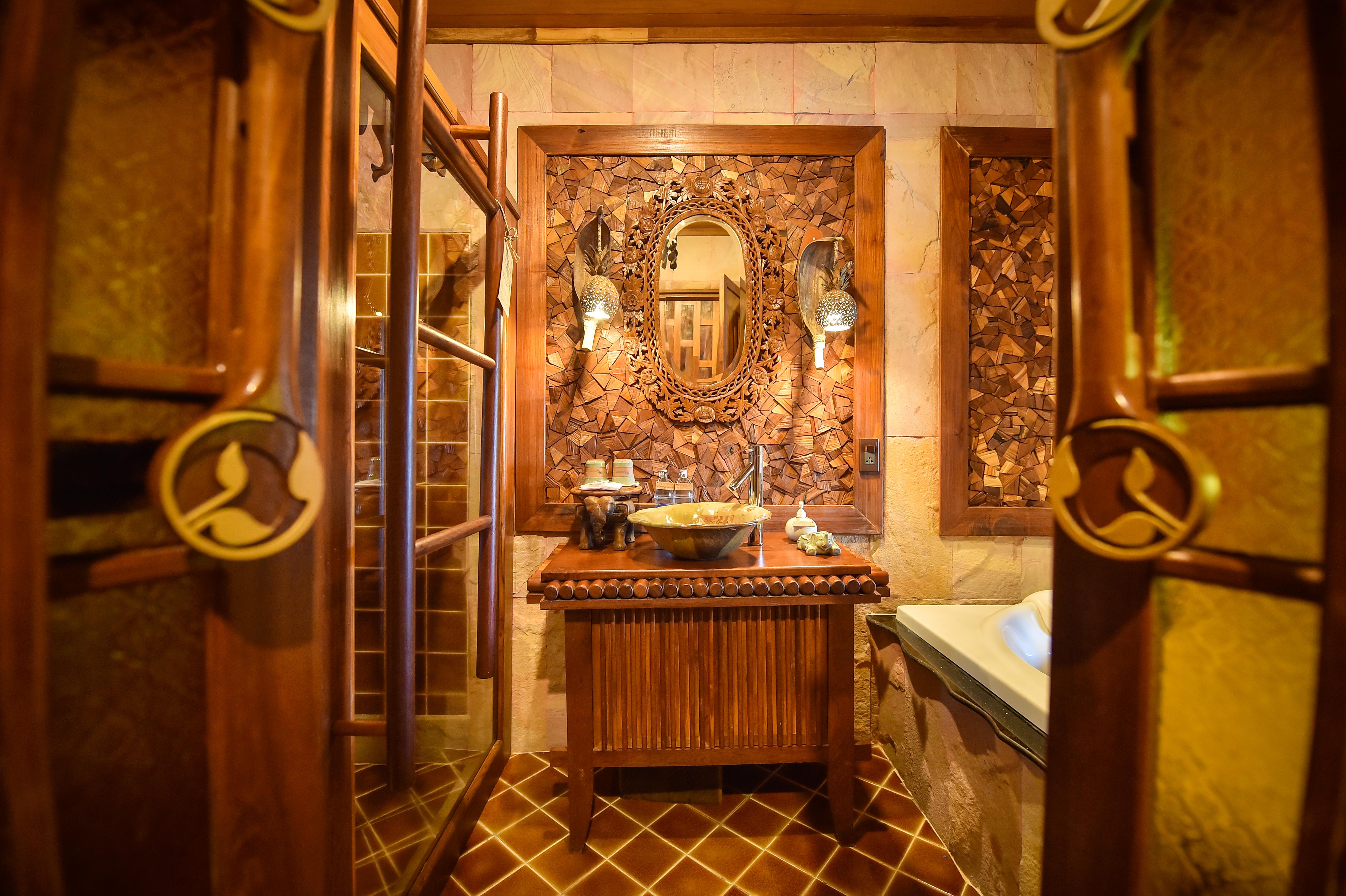 Santhiya Koh Phangan Resort And Spa Exterior photo Bathroom